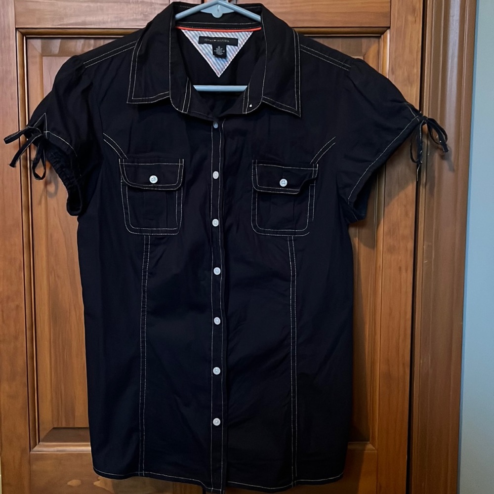 Women’s Medium Tommy Hilfiger Botton down short sleeve “blouse”.